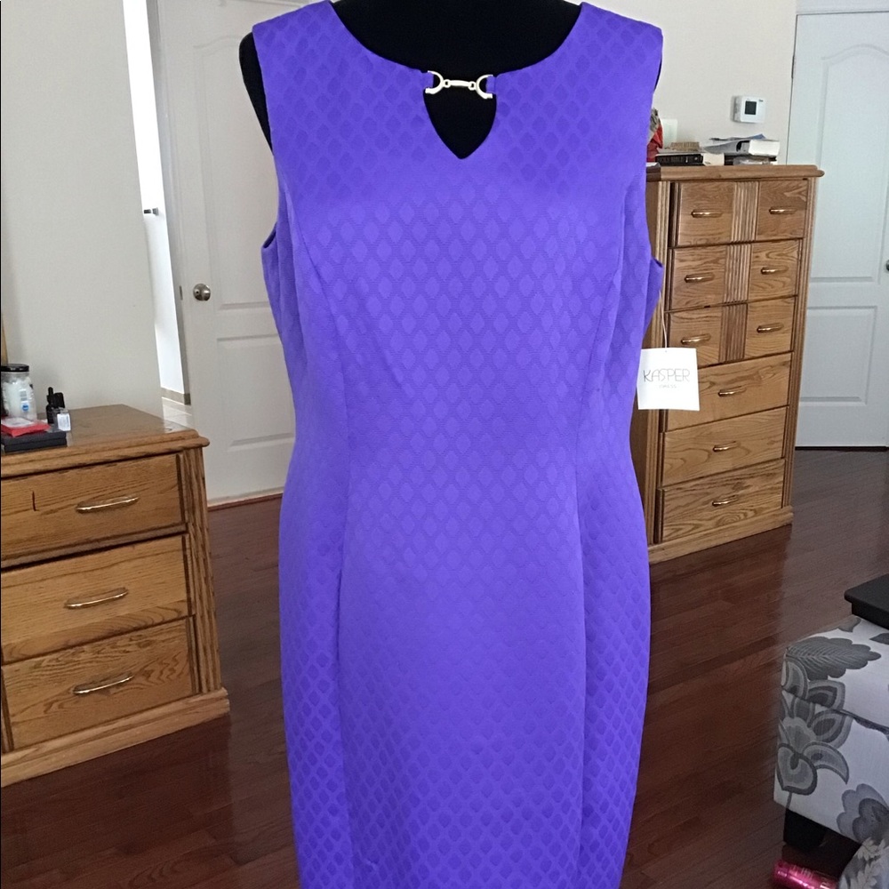 Gorgeous Kasper brand sheath dress